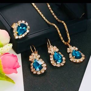🎀NWT Green Golden Designer Jewelry Set Earrings Necklace And Adjuastable Ring